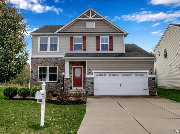 13 Skylark Ln, Niagara Falls, NY 14304