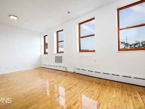 5th image of 673 Meeker Ave APT 4A
