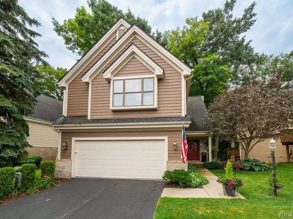 5566 Northcrest Village Dr, Clarkston, MI 48346