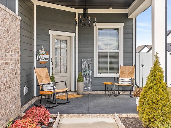 5th image of 2928 Woodcrest Dr