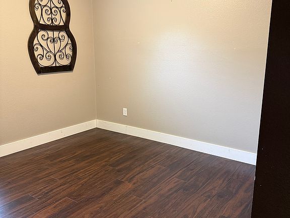 5th image of 426 Moss View Cir