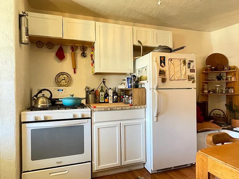 7 Las Animas Rd #B — Photo 3