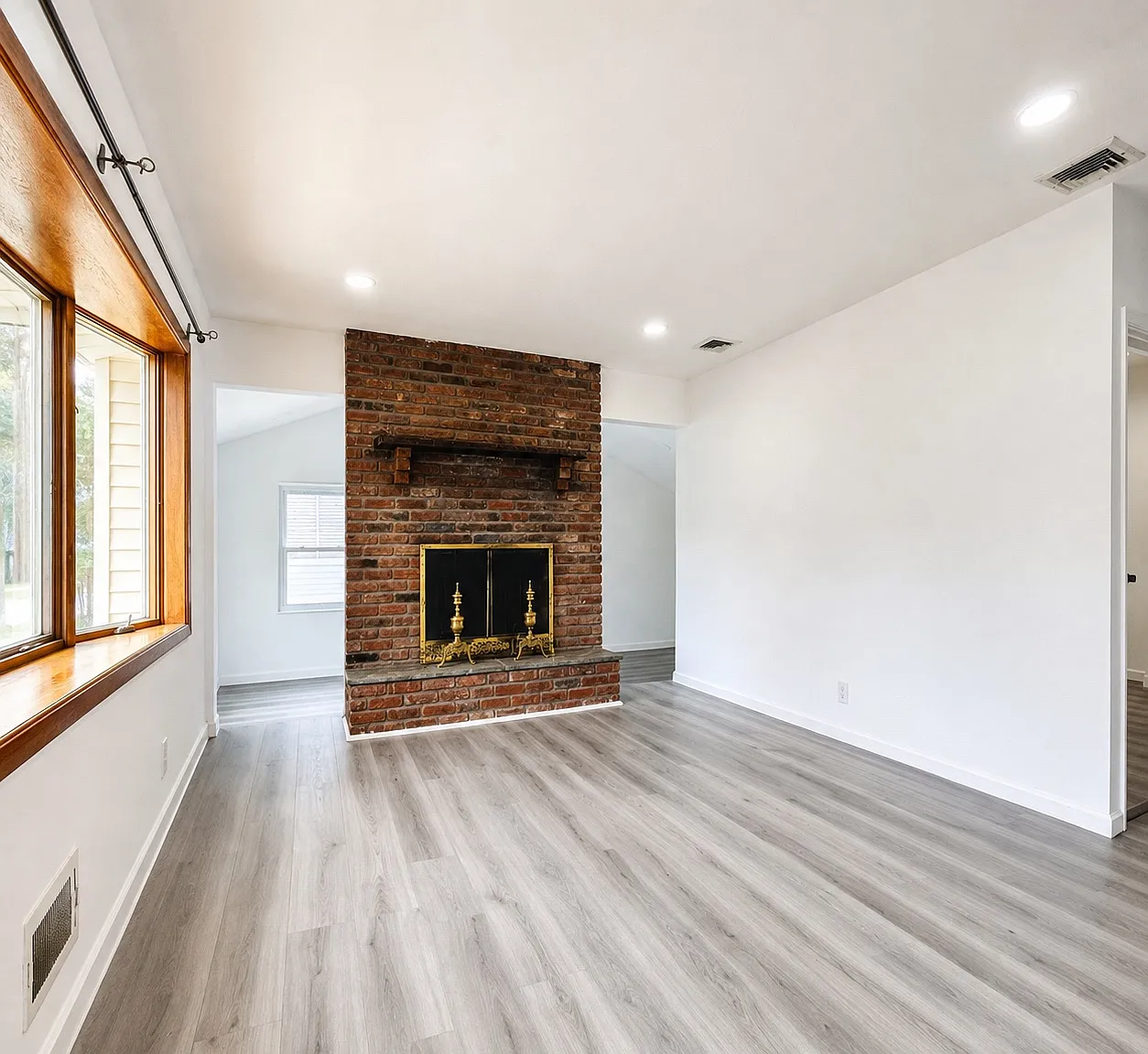 3 bed, 1000 sqft, $3,990 — Photo 4