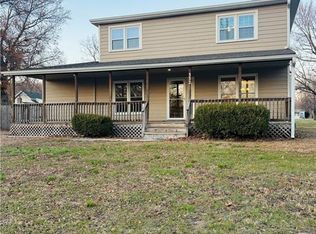 332 E Park Ave, La Cygne, KS 66040