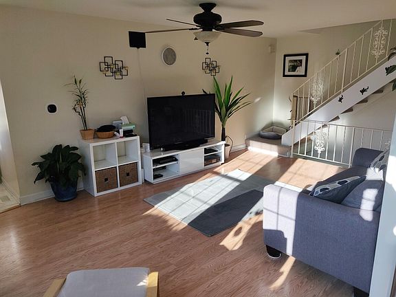 3rd image of 2171 N Oakbrook Cir #5C