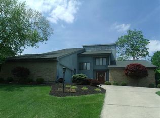 829 Stonebridge Dr, Cincinnati, OH 45233