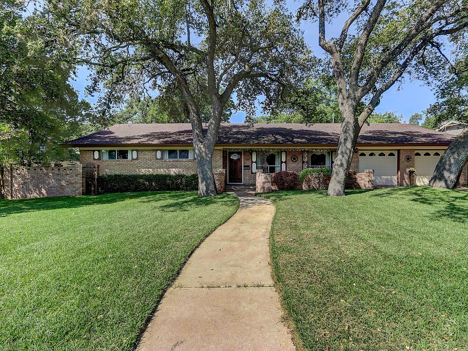 1st image of 3911 Sierra Dr