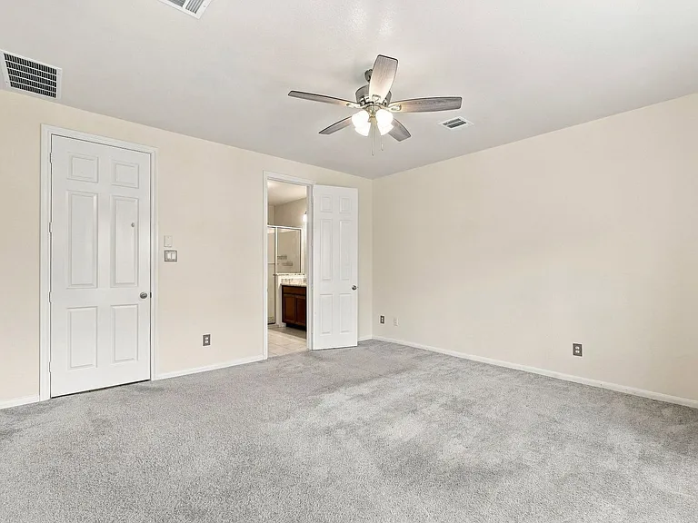 9460 Caddo Ridge Ln — Photo 18