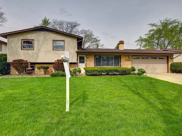 7388 Coventry Ln, Hanover Park, IL 60133