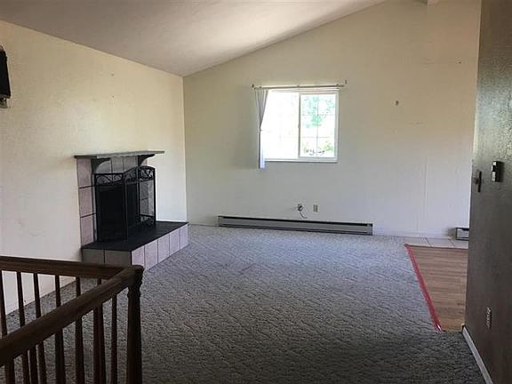 4th image of 2703 Skyline Dr