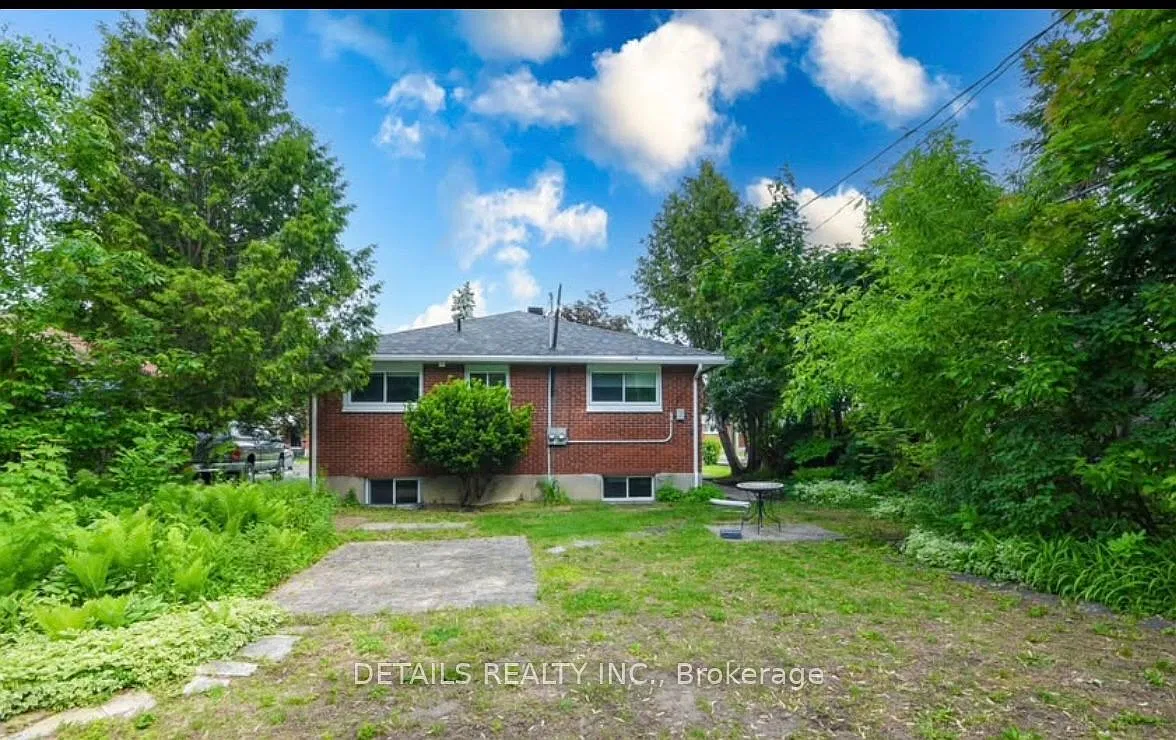 3 bed, $2,300 — Photo 1