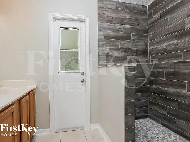 662 Armadillo Dr — Photo 9