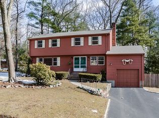 34 Crestwood Dr, Framingham, MA 01701