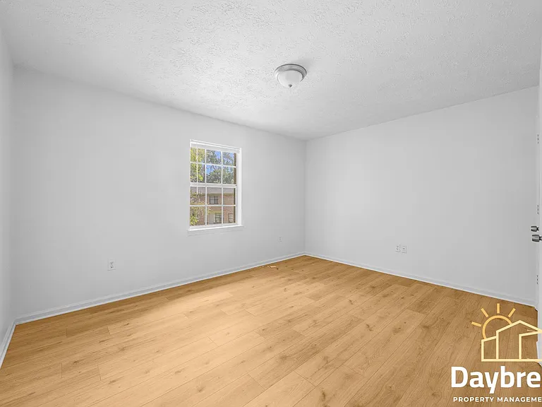 10913 Queen Ann Ct — Photo 8