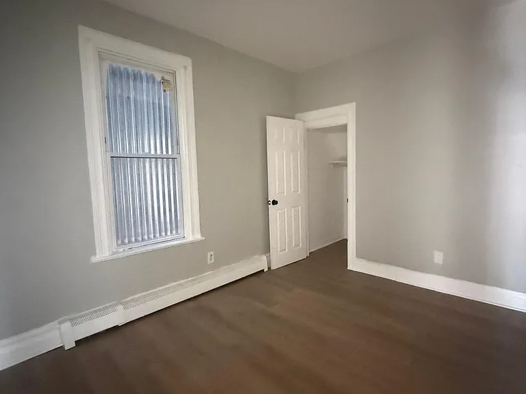 152 Chadwick Ave #1R — Photo 3