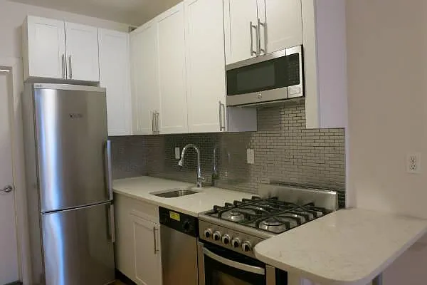 Rented by Manhattan Best Realty, Inc. | media 23