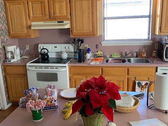 3rd image of 4114 N Cambray Dr