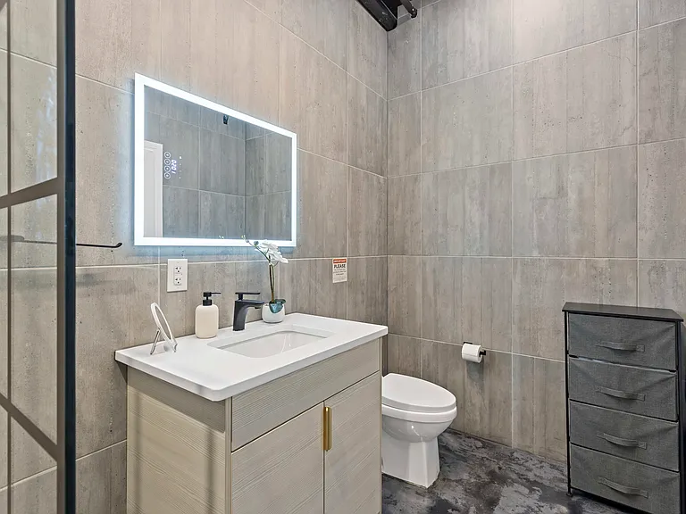 811 Montana St #1101 — Photo 8