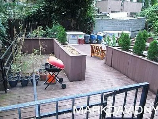 Rented by Mark David | media 19