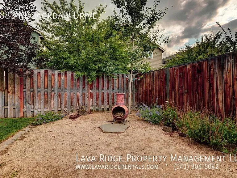 2883 NE Jackdaw Dr — Photo 21