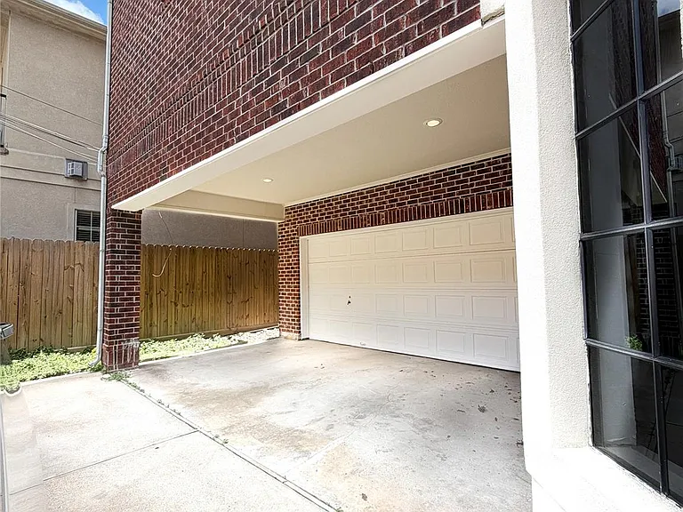 1213 Dunlavy St — Photo 5