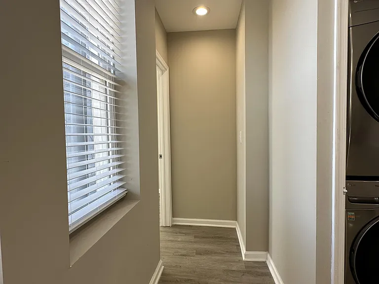 2238 N Fulton Ave #3 — Photo 5