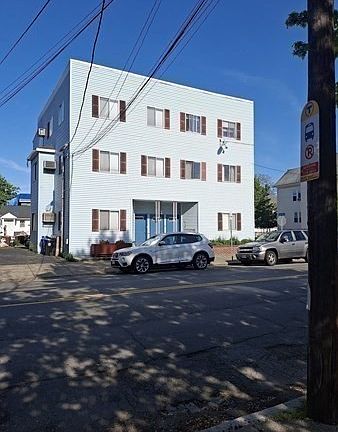 5th image of 217 Highland Ave #2