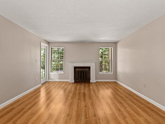 3rd image of 6 Walden Dr APT 6