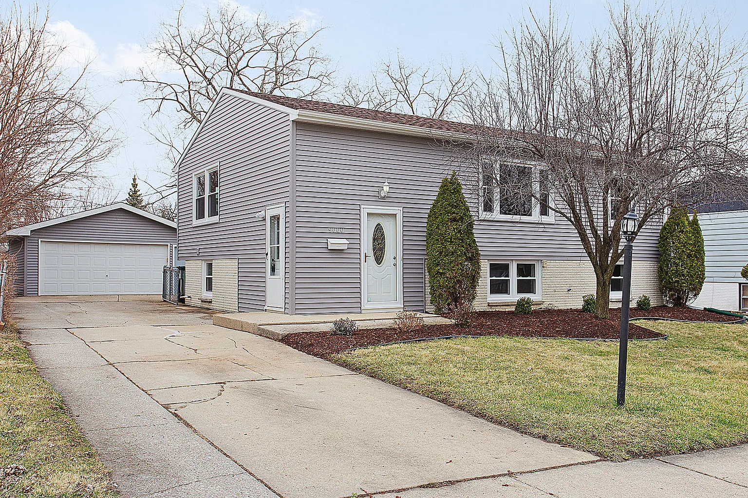 9000 Fairway Dr photo 1