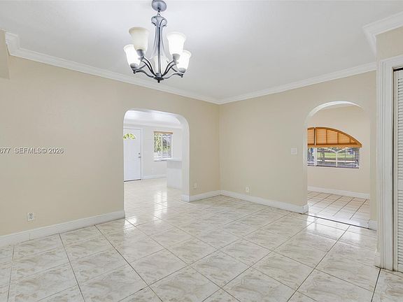 5th image of 674 W 23rd St