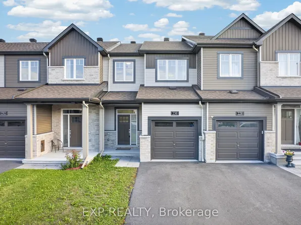 230 Shallow Pond Pl, Ottawa, ON K4A 5P3
