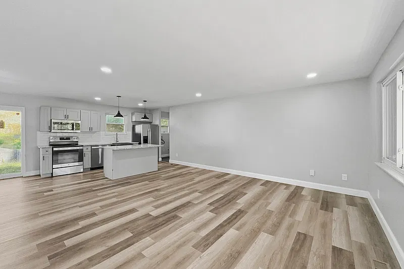 3 bed, 2.0 bath, $1,975 — Photo 3