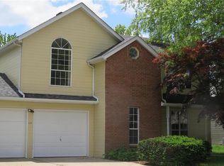 320 Kim Dr, Fairview Heights, IL