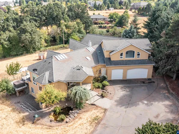 7002 Rainbow Dr SE, Salem, OR 97306