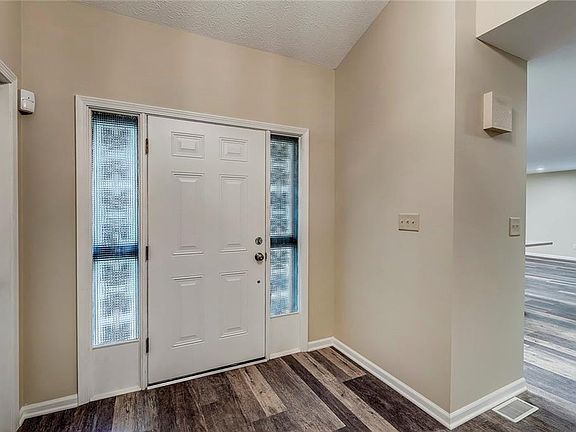 2nd image of 5218 Leone Pl