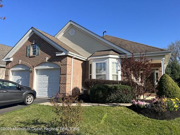 3rd image of 140 Minuteman Cir