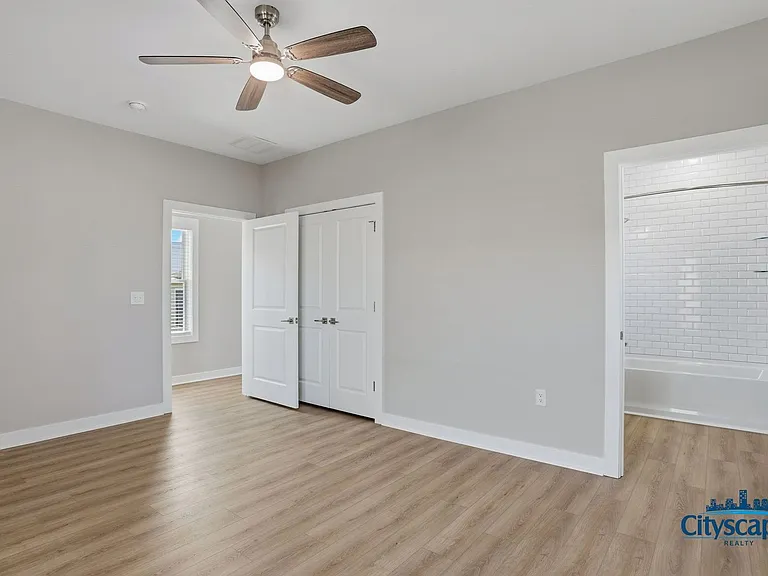 3102 P St #B — Photo 16