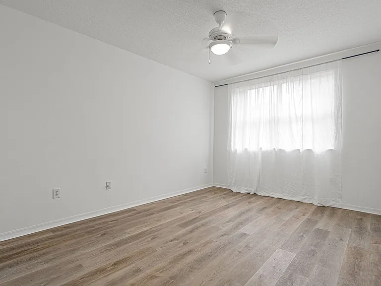 8520 NW 139th Ter #1602 — Photo 15