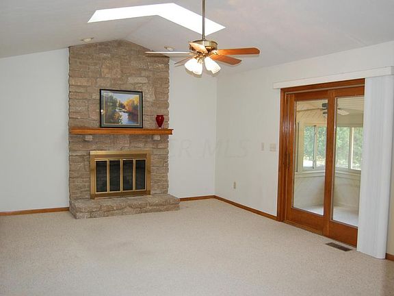 2nd image of 3211 Darbyshire Dr