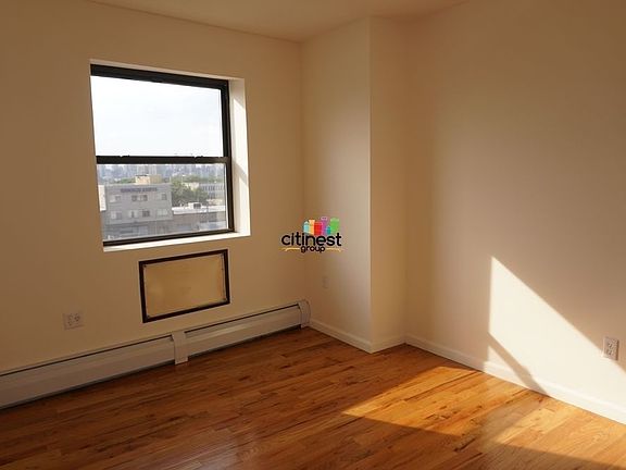 4th image of 3721 31st St APT 502