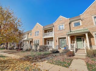 2654 Goldenrod Ln, Glenview, IL 60026