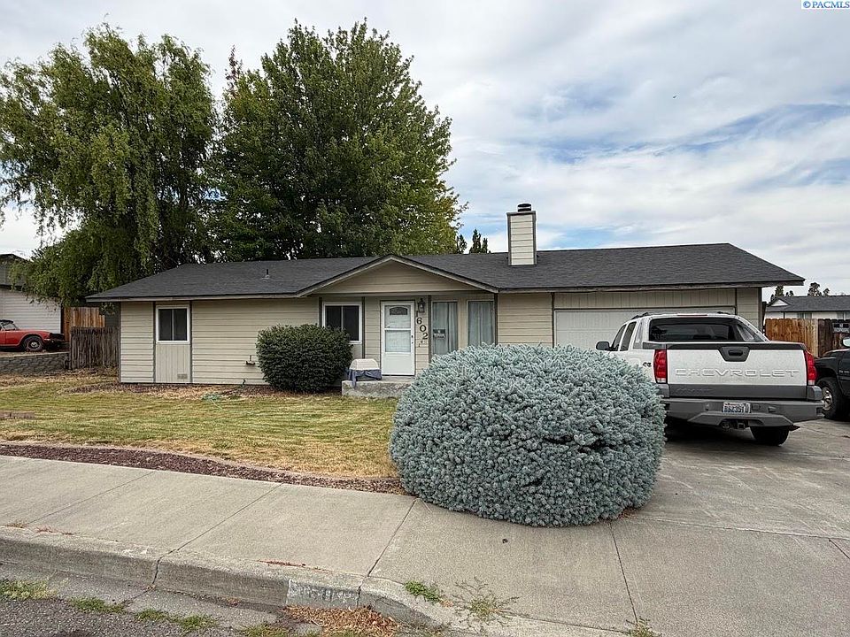 1st image of 1602 W 15th Ave