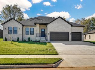 1702 E Cobblestone Drive, Ozark, MO 65721