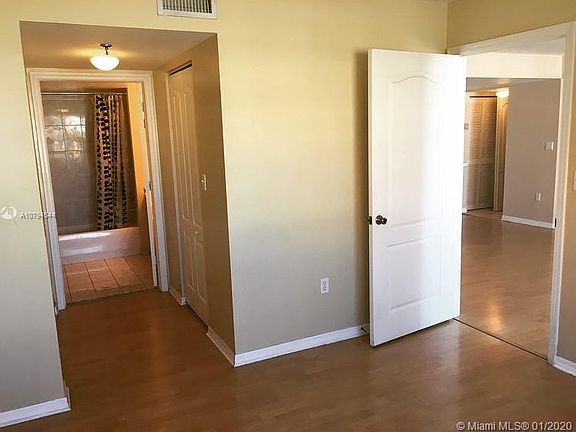 3rd image of 2642 Collins Ave APT 404