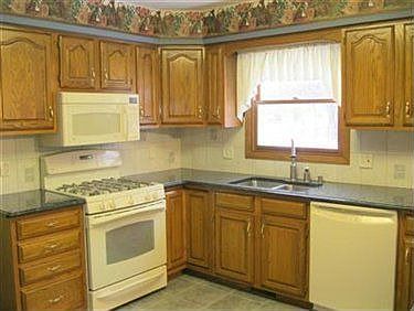 3rd image of 5512 Grace Dr