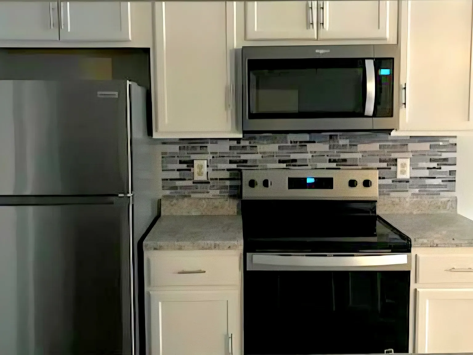 3 bed, 2.5 bath, 1250 sqft, $2,300 — Photo 4