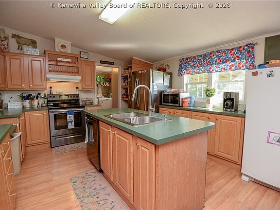 5th image of 1565 Capehart Rd