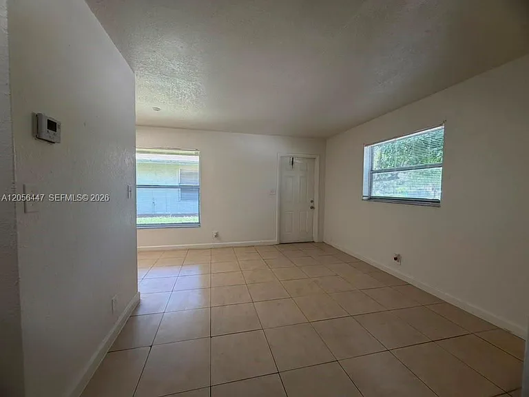 919 NW 2nd Ave #1 — Photo 2