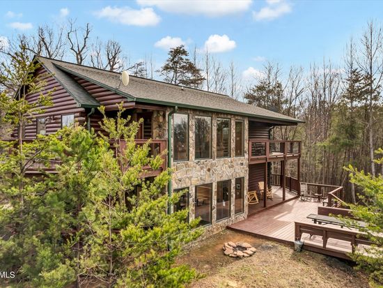 3520 Manoah Way, Sevierville, TN 37876