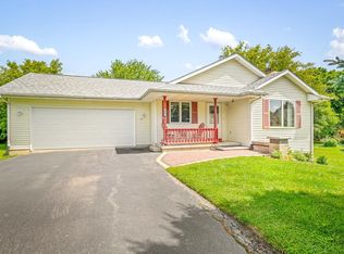 117 Pembroke Rd SW, Poplar Grove, IL 61065